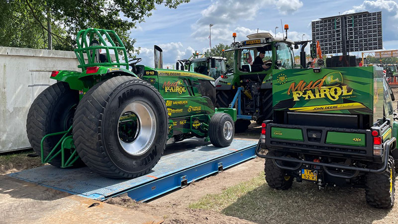 Putten-Tractor-pulling-on-the-beach-09-s