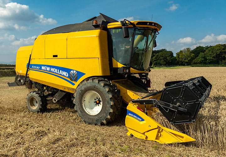 agricultural-and-forestry-tyres-harvesters-harvester-tyres-steering-wheel