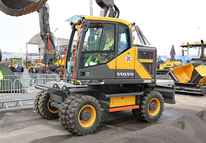 Pneus de chantier pelles Mitas